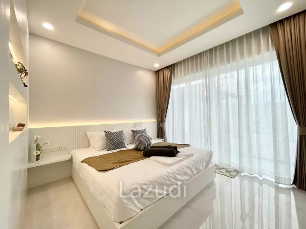 Renovated 4-Bedroom Pool Villa Near Headstart International School