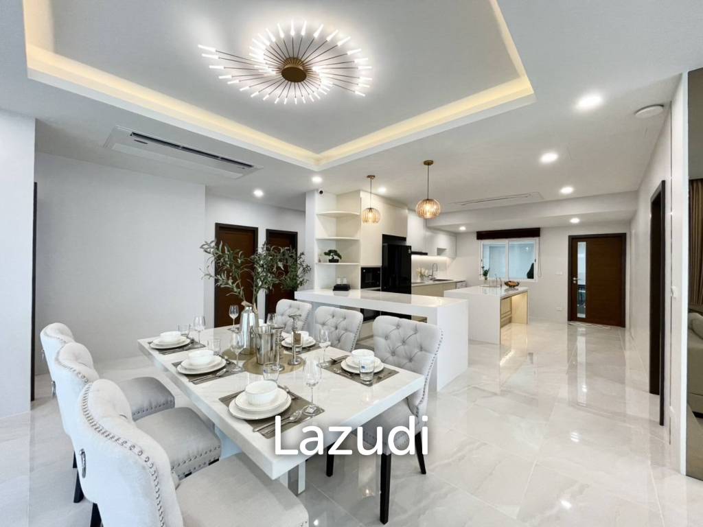 Renovated 4-Bedroom Pool Villa Near Headstart International School