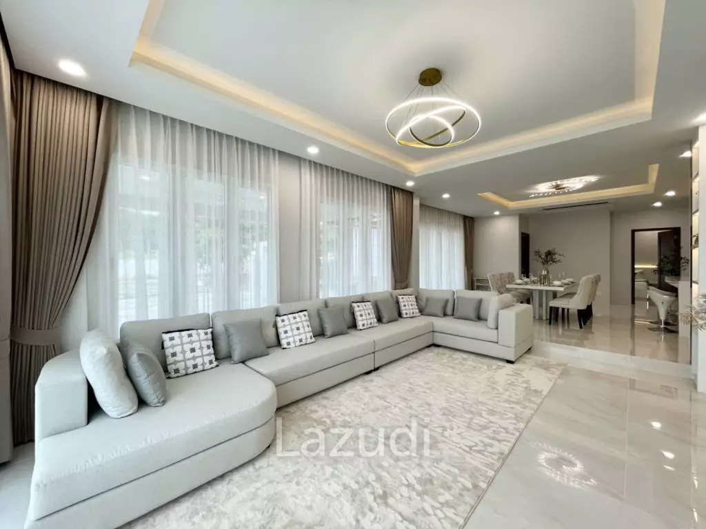 Renovated 4-Bedroom Pool Villa Near Headstart International School