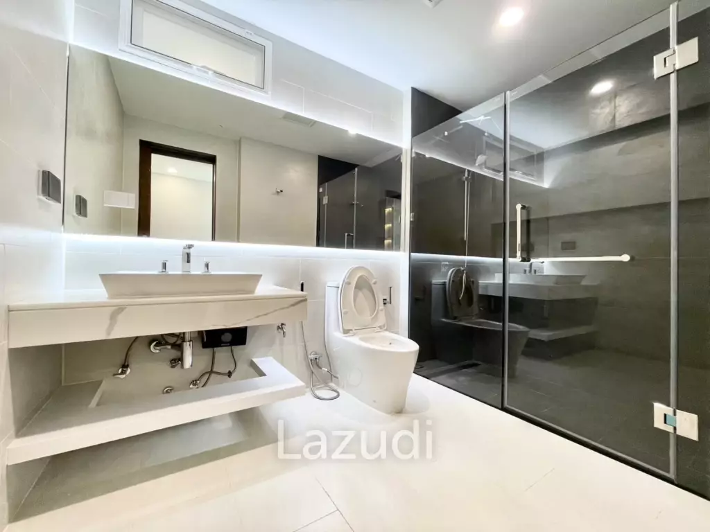 Renovated 4-Bedroom Pool Villa Near Headstart International School