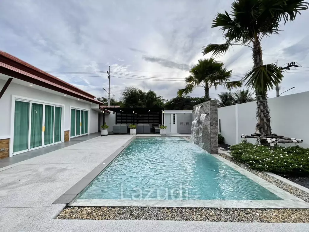Renovated 4-Bedroom Pool Villa Near Headstart International School
