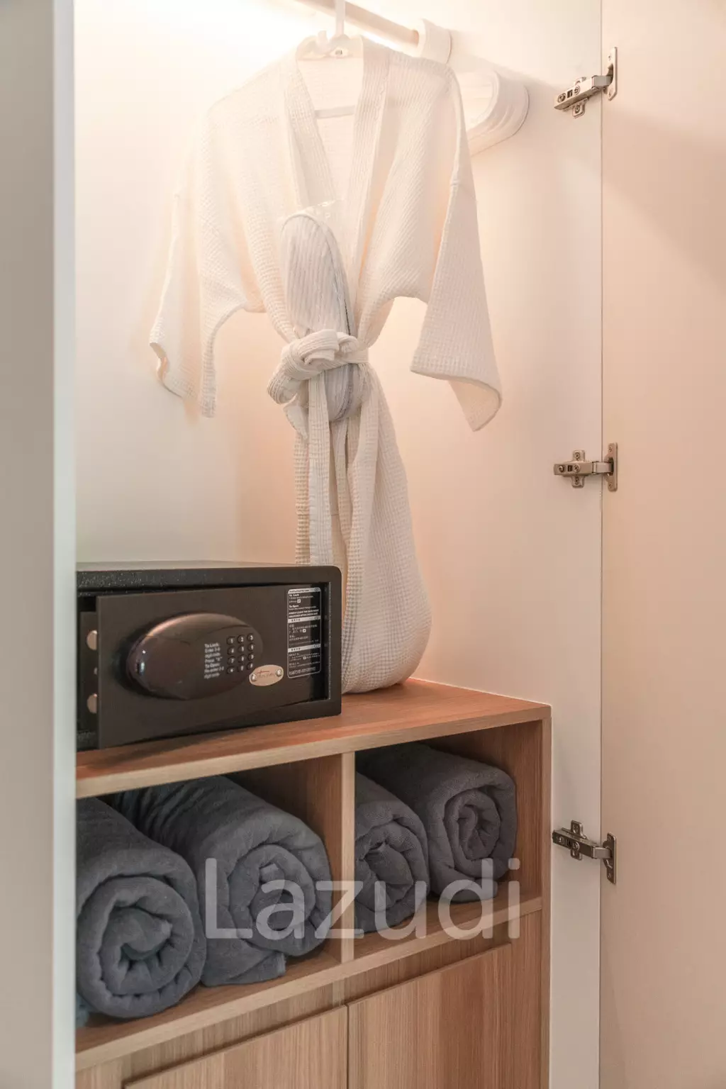 Spacious 2-Bedroom At Laguna Beachside For Rent