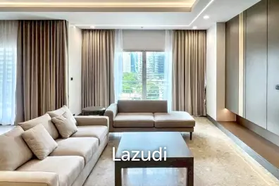 3 Beds 3 Baths 230 SQ.M Royal Residence Park