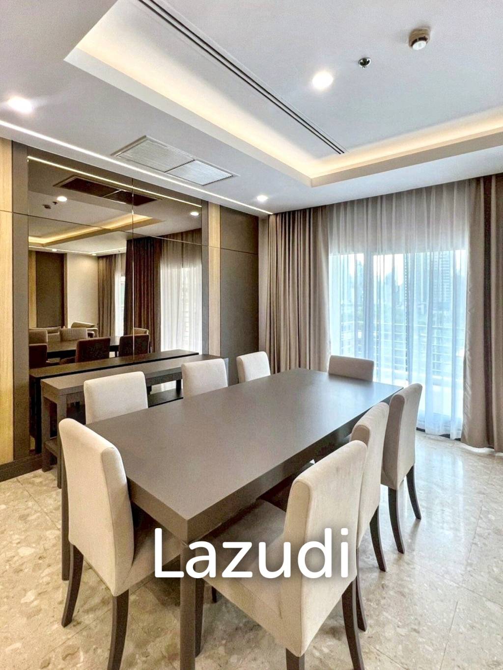 3 Beds 3 Baths 230 SQ.M Royal Residence Park