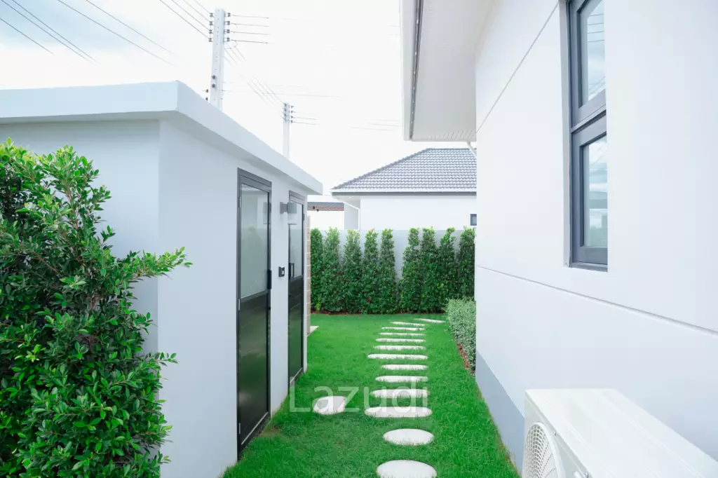 Modern Single-Story Villa in Hua Hin with Pool
