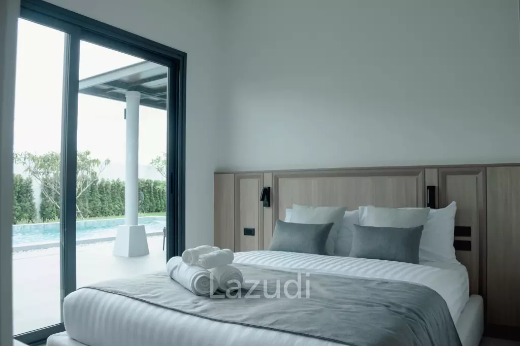 Luxurious Villa in Hua Hin With Pool and Garden Views