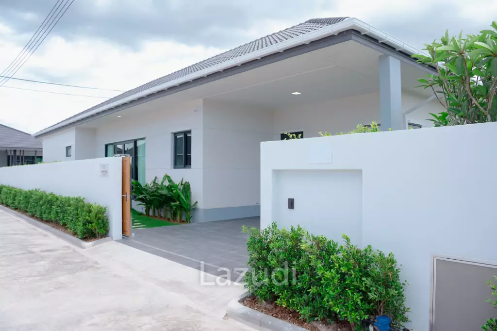 Luxurious Villa in Hua Hin With Pool and Garden Views
