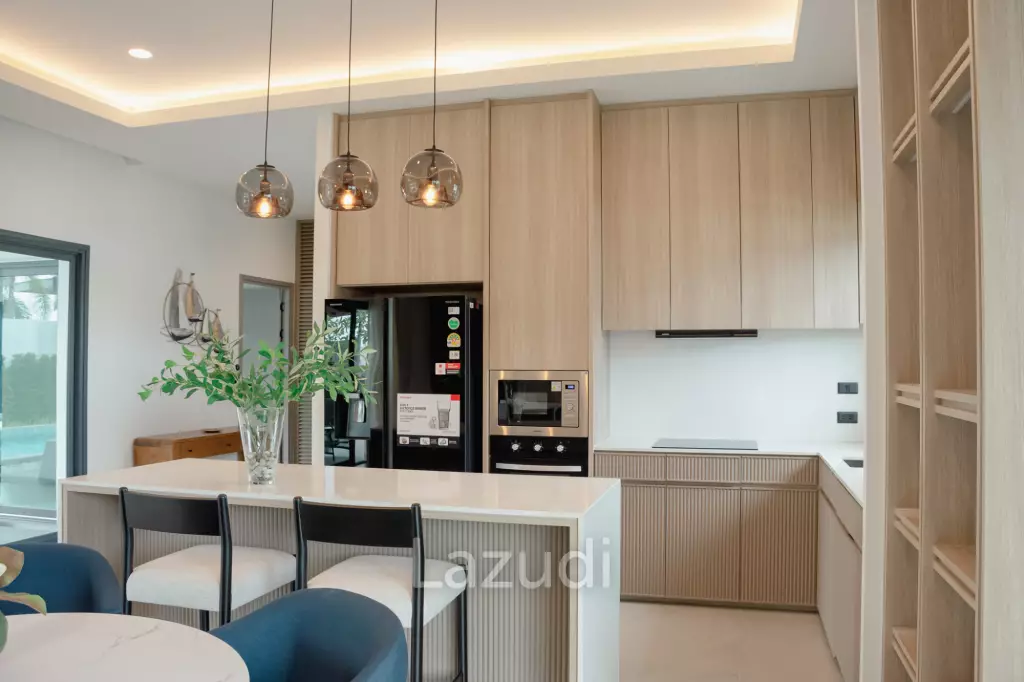 Luxurious Villa in Hua Hin With Pool and Garden Views