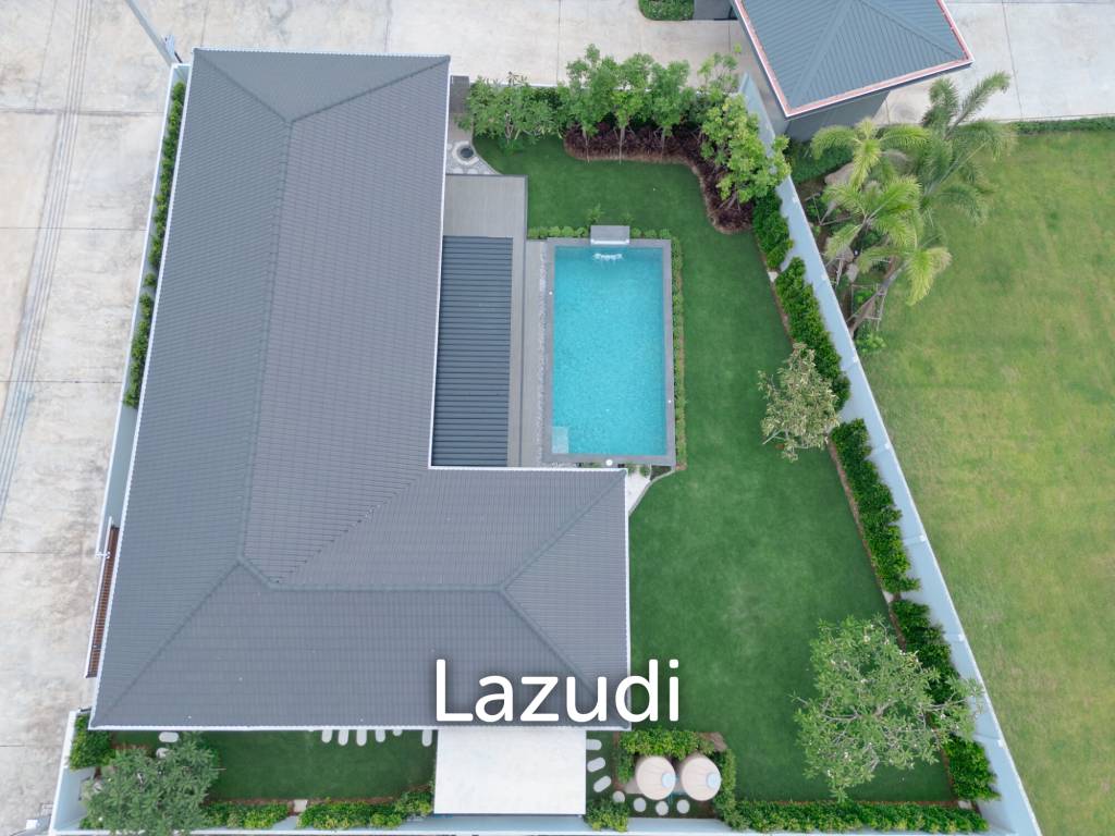 Luxurious Villa in Hua Hin With Pool and Garden Views