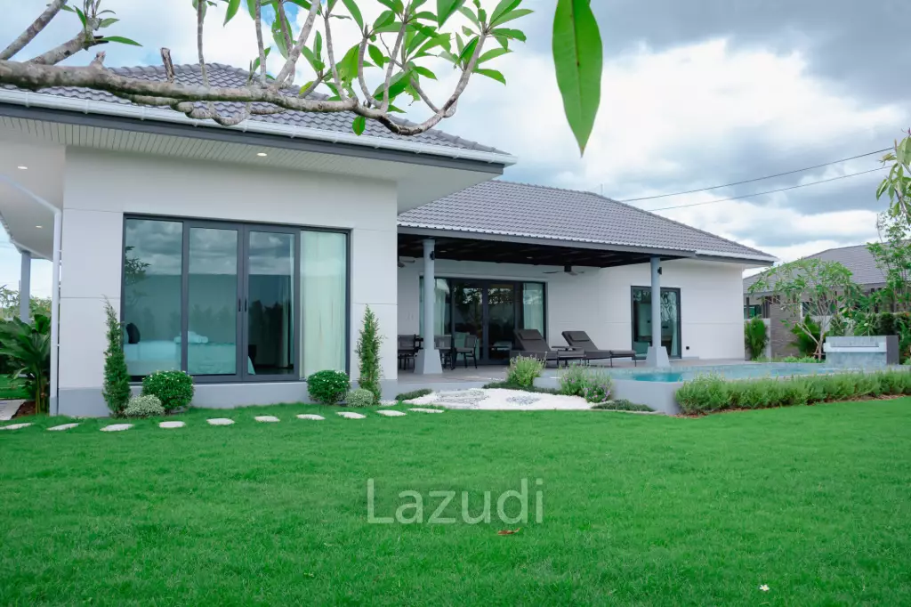 Luxurious Villa in Hua Hin With Pool and Garden Views