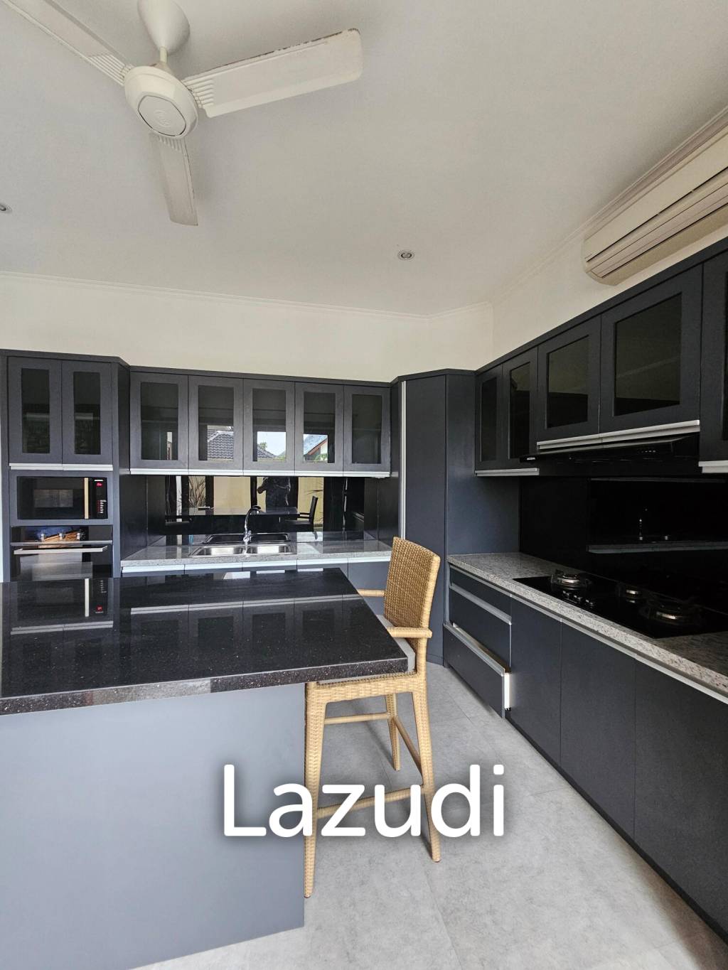 Prime Location Non beach side 3BR VILLA SANUR
