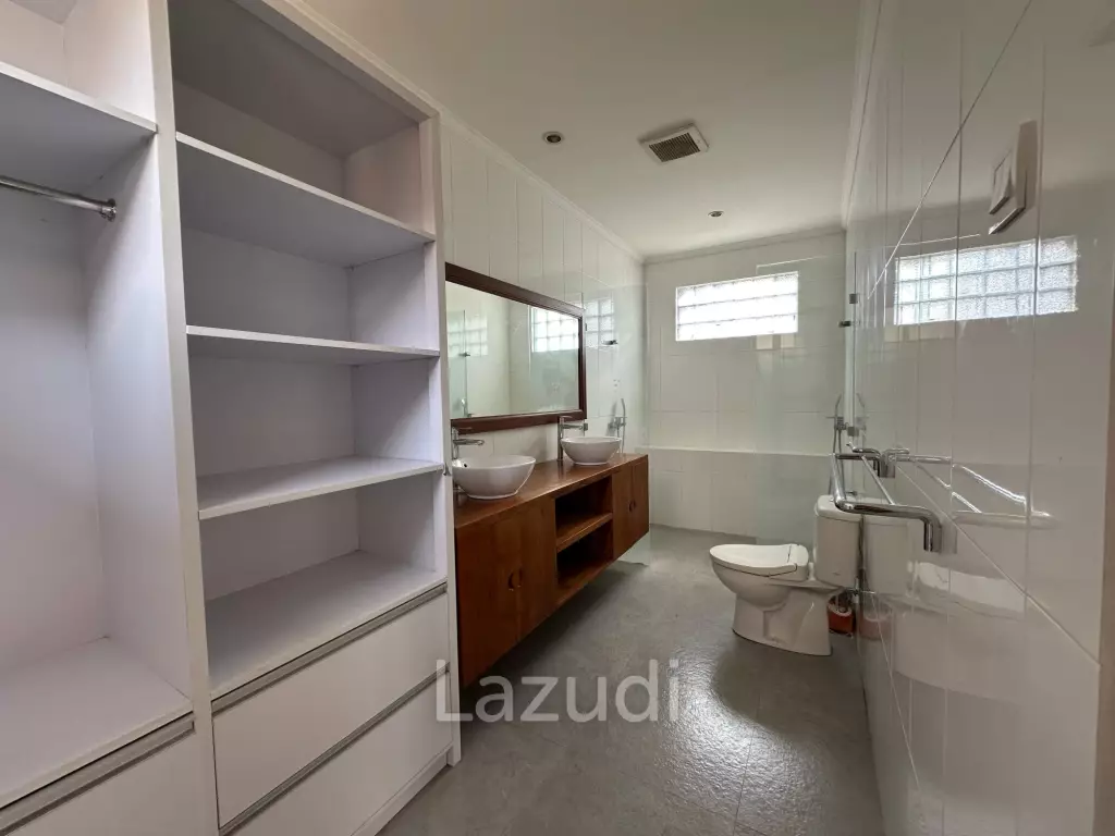 SPACIOUS 3 Bedroom Villa Beachside SANUR