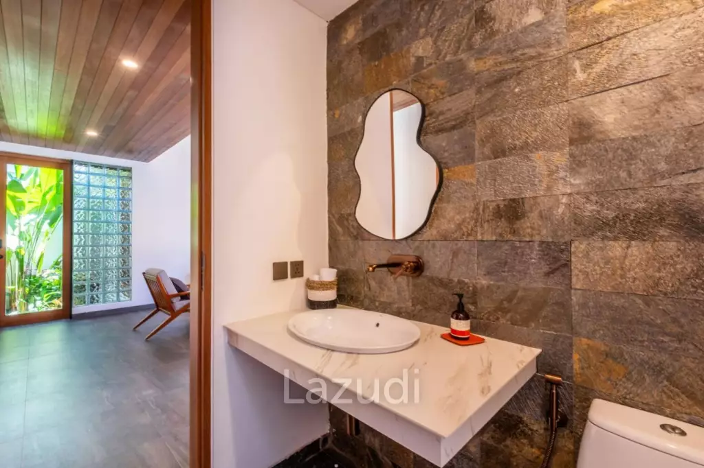 Stunning 3 bedroom walking distance to Sanur Beach