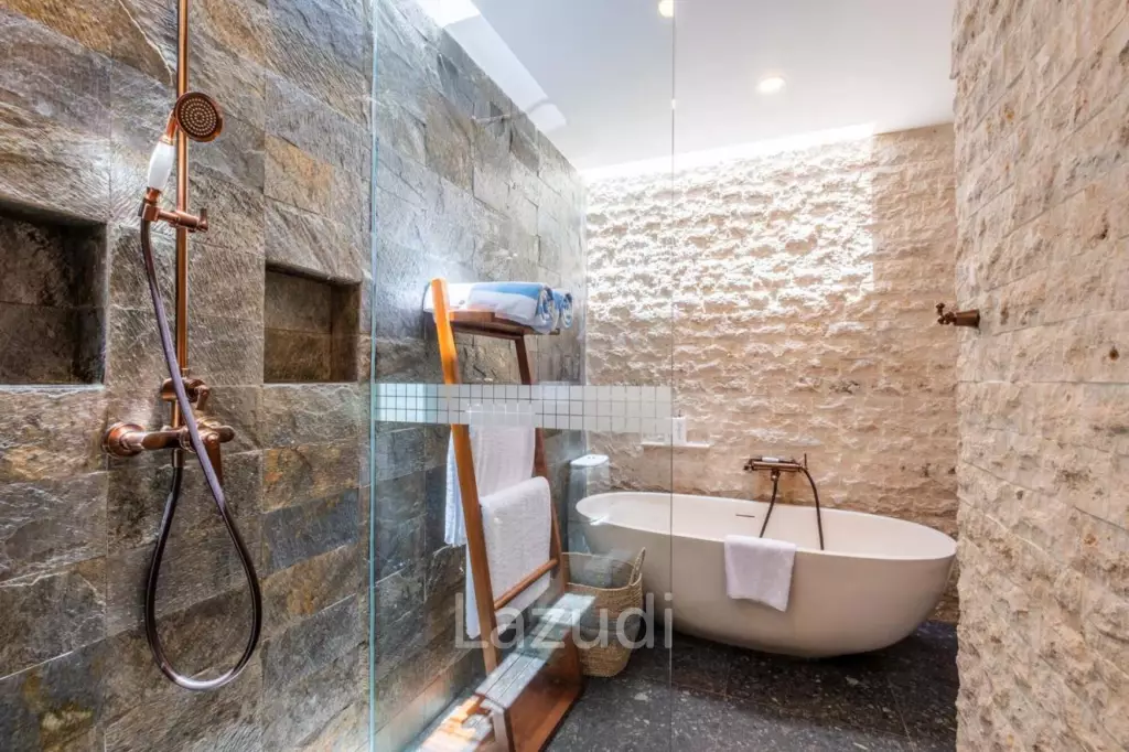 Stunning 3 bedroom walking distance to Sanur Beach