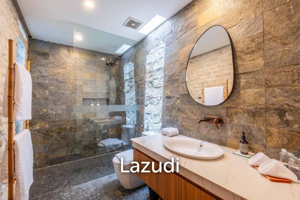 Stunning 3 bedroom walking distance to Sanur Beach