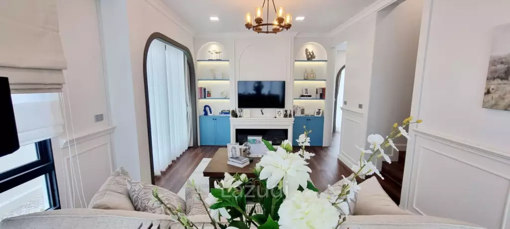 3 Bedrooms 4 Bathrooms 220 SQ.M. Spring Valley