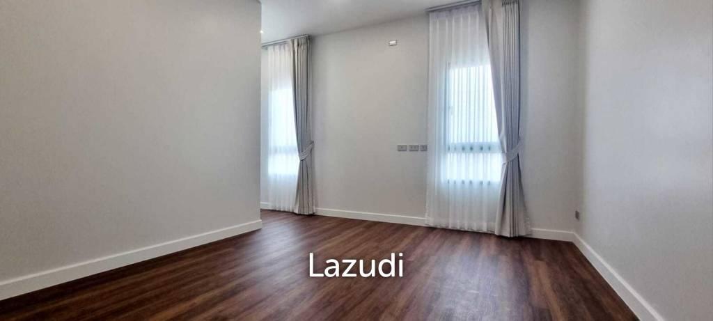 3 Bedrooms 4 Bathrooms 220 SQ.M. Spring Valley