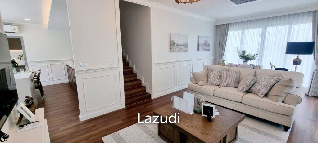 3 Bedrooms 4 Bathrooms 220 SQ.M. Spring Valley