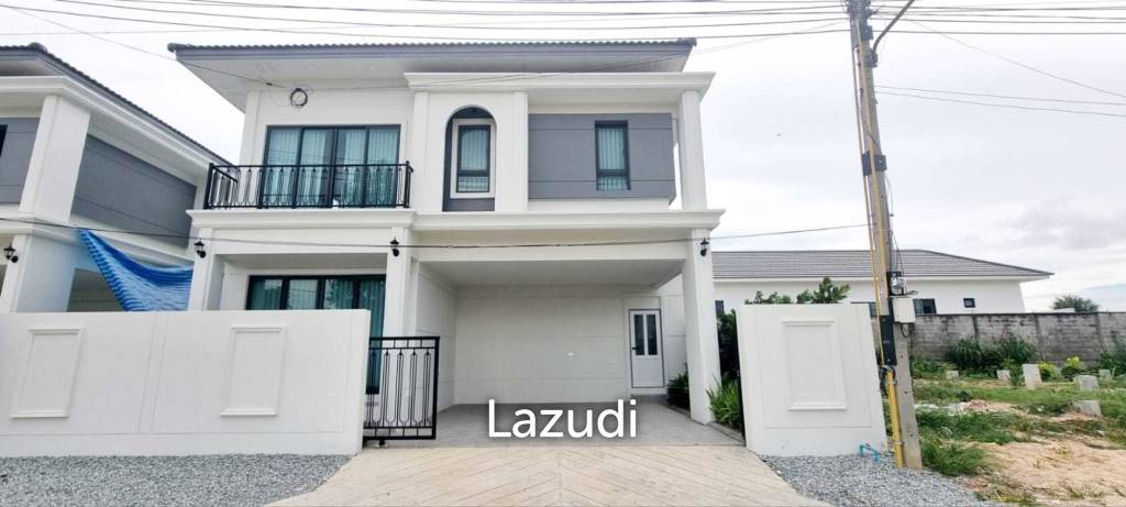 3 Bedrooms 4 Bathrooms 220 SQ.M. Spring Valley