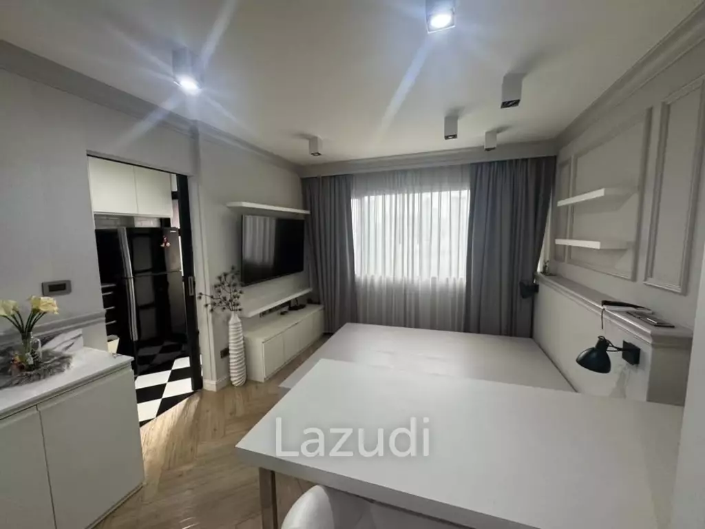 Studio 1 Bath 30 SQ.M  Condo One Sathorn