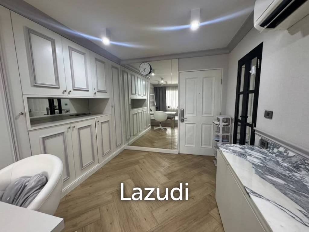 Studio 1 Bath 30 SQ.M  Condo One Sathorn