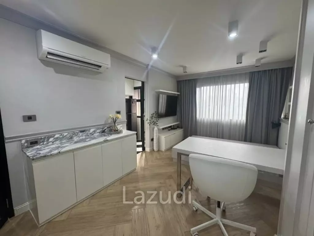 Studio 1 Bath 30 SQ.M  Condo One Sathorn