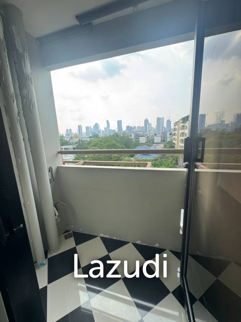 Studio 1 Bath 30 SQ.M  Condo One Sathorn