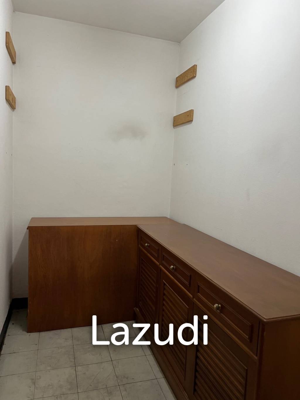 4 Bedroom 4 bedroom Condo 272 Sq.m. at Liang Garden