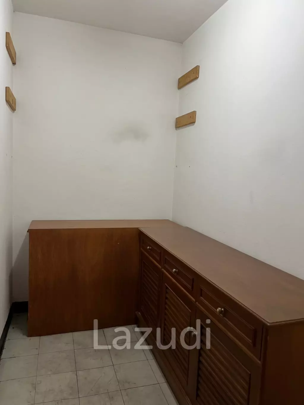 4 Bedroom 4 bedroom Condo 272 Sq.m. at Liang Garden