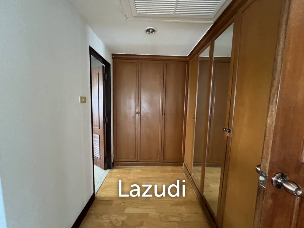 4 Bedroom 4 bedroom Condo 272 Sq.m. at Liang Garden