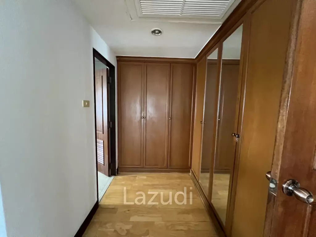 4 Bedroom 4 bedroom Condo 272 Sq.m. at Liang Garden