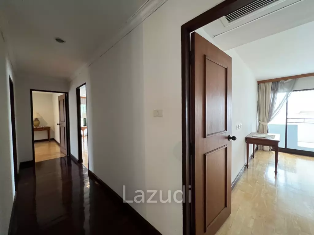 4 Bedroom 4 bedroom Condo 272 Sq.m. at Liang Garden