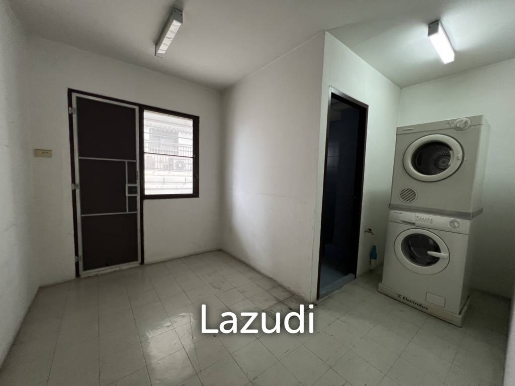 4 Bedroom 4 bedroom Condo 272 Sq.m. at Liang Garden