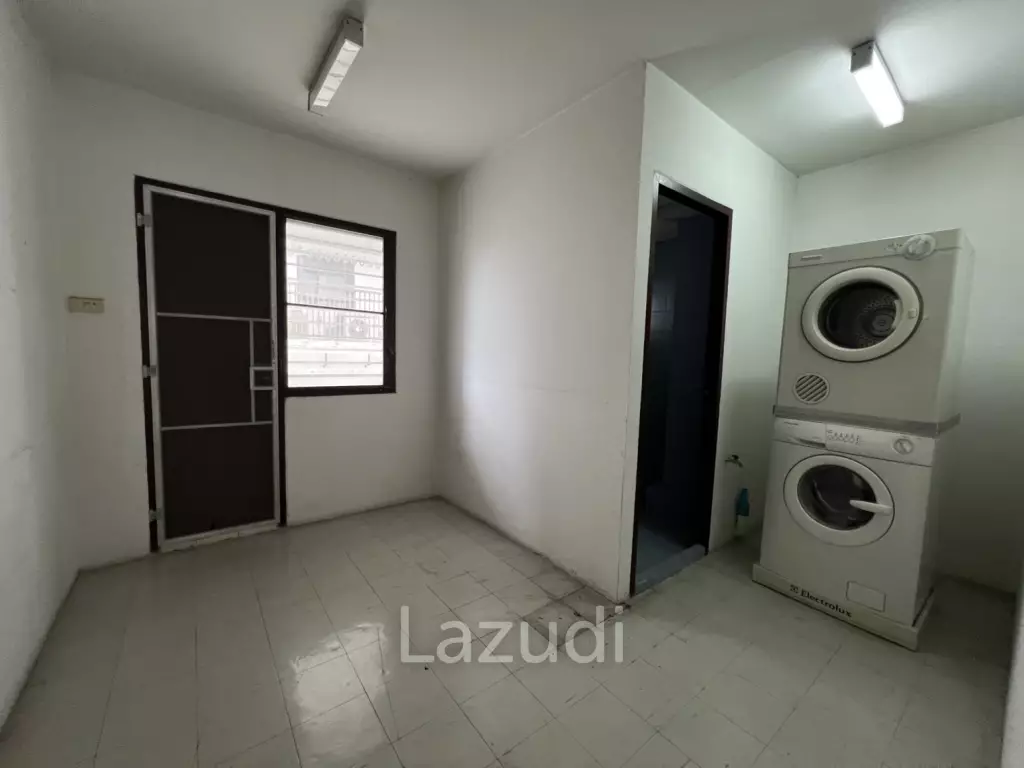 4 Bedroom 4 bedroom Condo 272 Sq.m. at Liang Garden