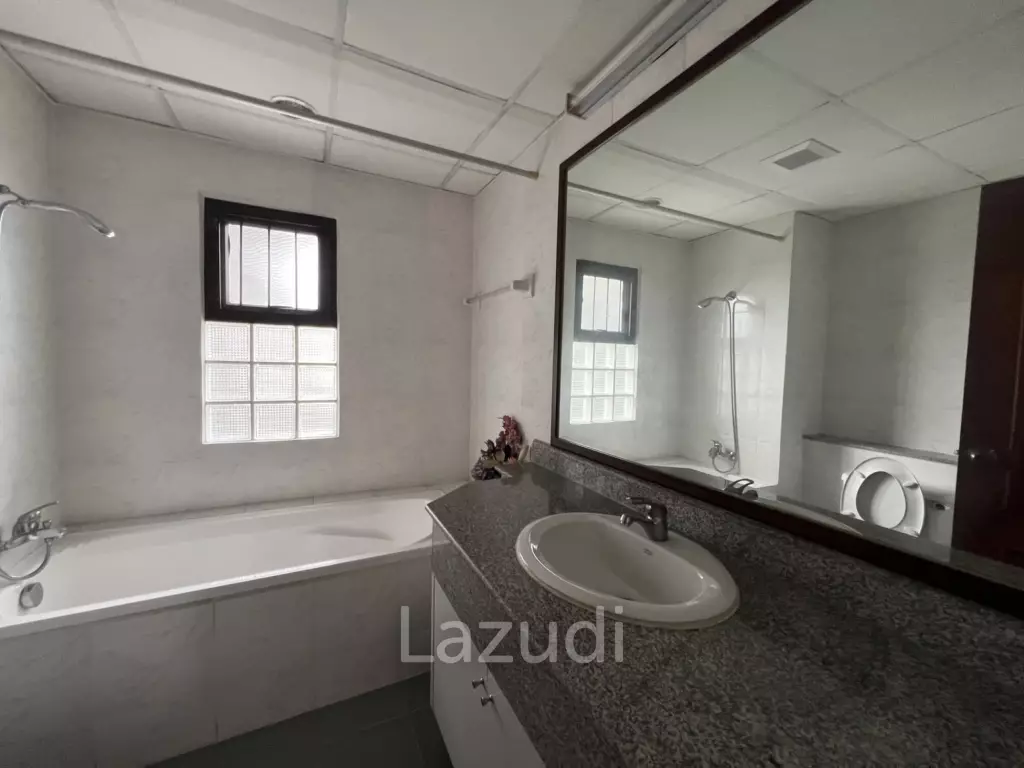 4 Bedroom 4 bedroom Condo 272 Sq.m. at Liang Garden
