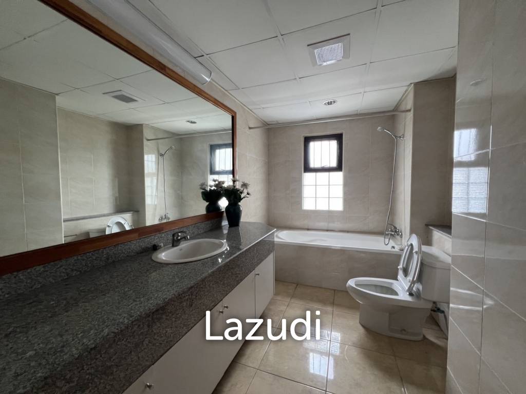 4 Bedroom 4 bedroom Condo 272 Sq.m. at Liang Garden
