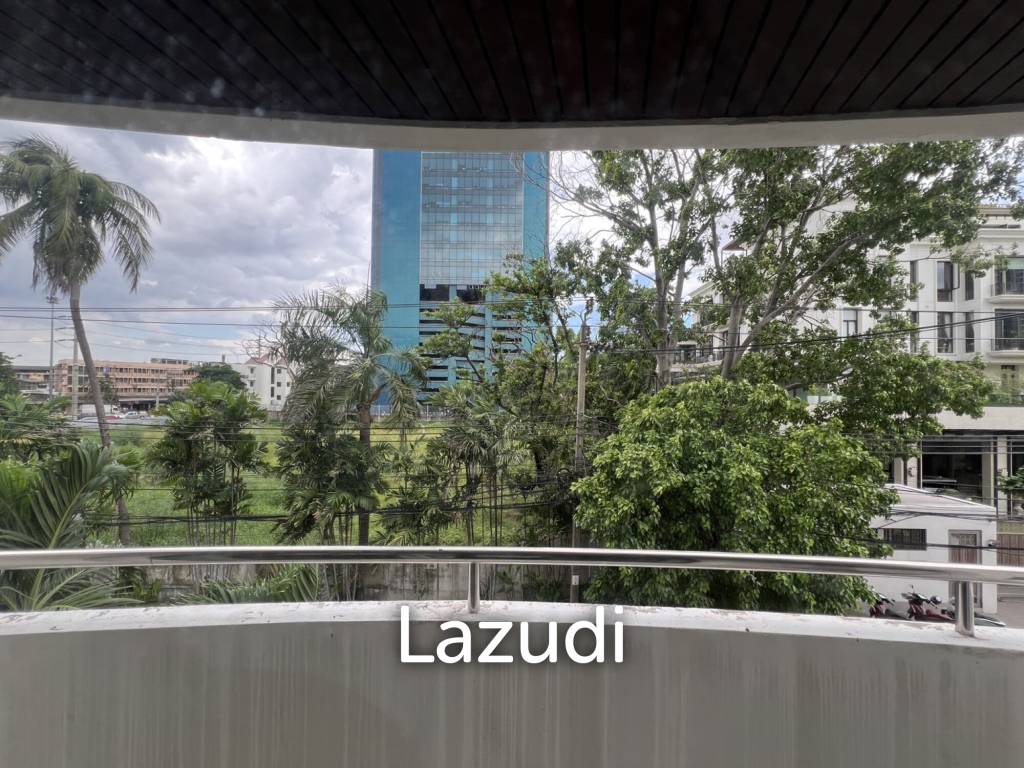 4 Bedroom 4 bedroom Condo 272 Sq.m. at Liang Garden