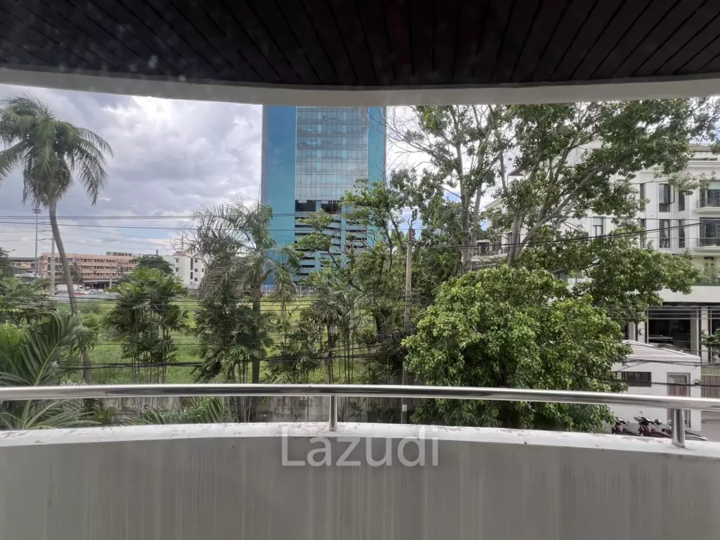 4 Bedroom 4 bedroom Condo 272 Sq.m. at Liang Garden