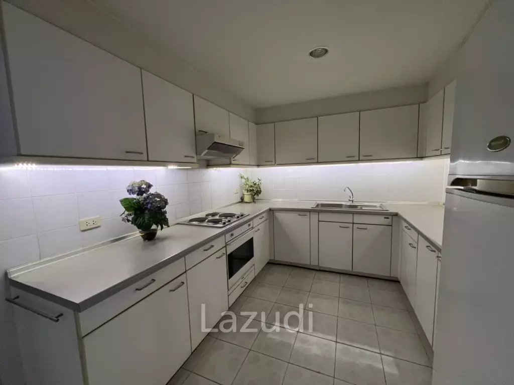 4 Bedroom 4 bedroom Condo 272 Sq.m. at Liang Garden