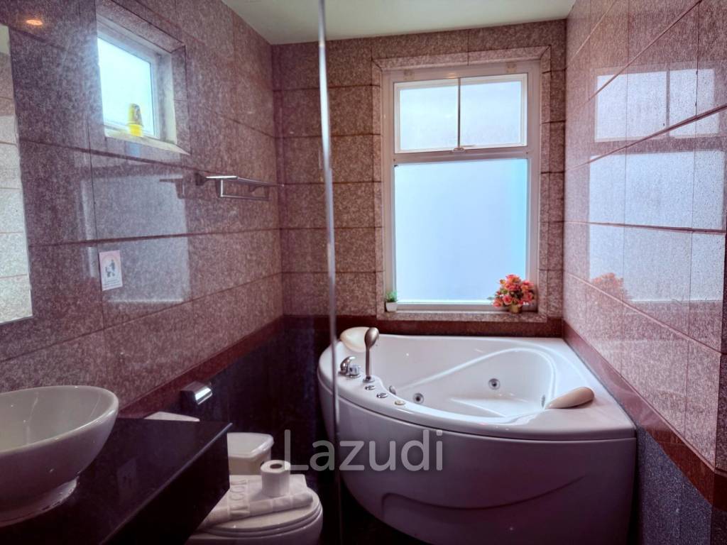 Investment Property: 6-Villa Estate on 1,814.8 sqm in Rawai, Phuket