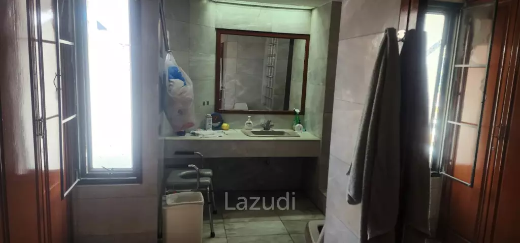 4 Bed 6 Bath 323 SQ.M Lumpini Place