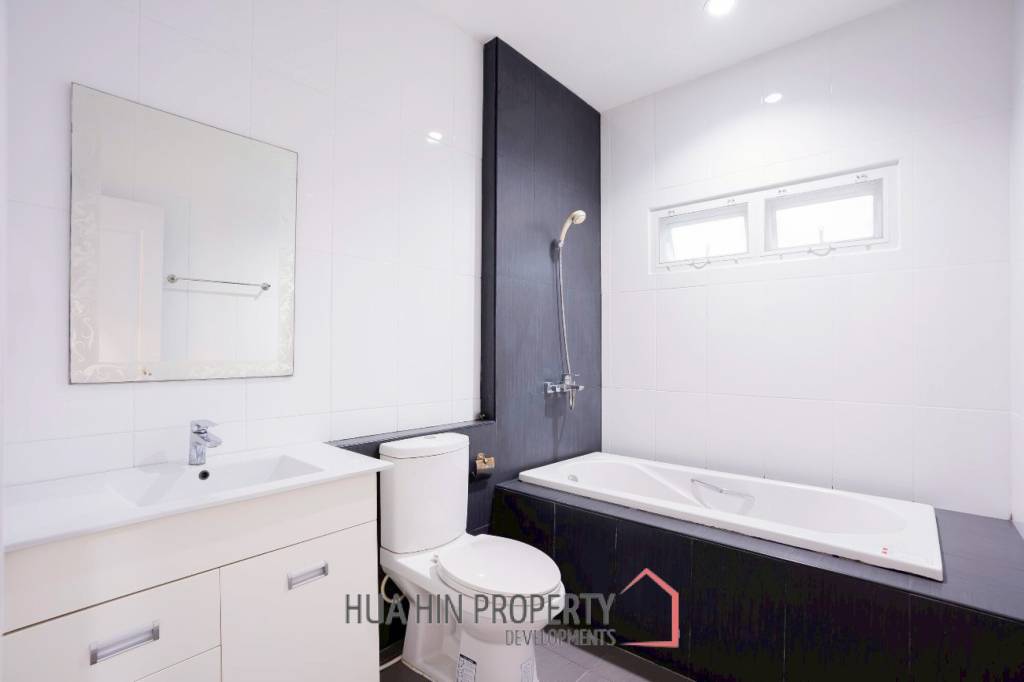 3 BED LOVELY VILLA WITH PRIVATE POOL IN HIN LEK FAI