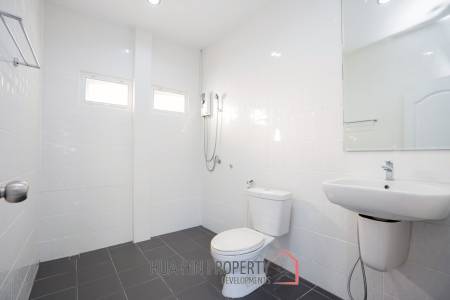 3 BED LOVELY VILLA WITH PRIVATE POOL IN HIN LEK FAI