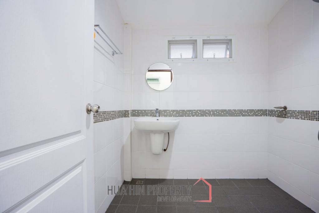 3 BED LOVELY VILLA WITH PRIVATE POOL IN HIN LEK FAI