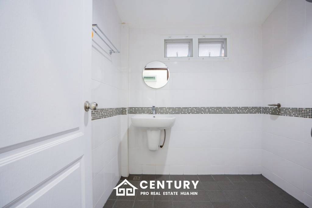 3 BED LOVELY VILLA WITH PRIVATE POOL IN HIN LEK FAI