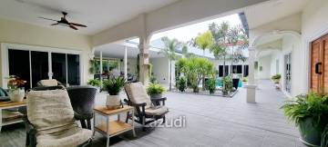 5 Beds 4 Baths 650 SQ.M. Villa Near Mabprachan Lake