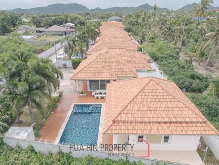 4 Bed Lovely Villa  Good Value  pool villa on end corner plot