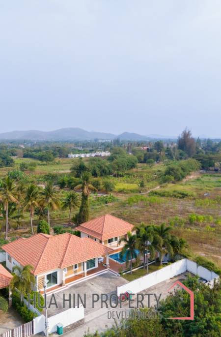 4 Bed Lovely Villa  Good Value  pool villa on end corner plot