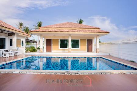 4 Bed Lovely Villa  Good Value  pool villa on end corner plot