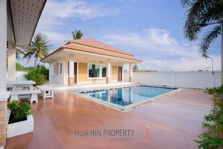4 Bed Lovely Villa  Good Value  pool villa on end corner plot